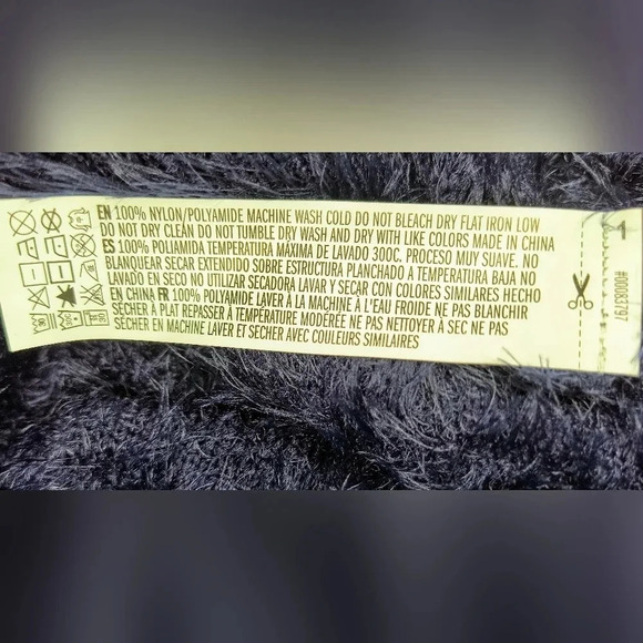 Forever 21 Women's Faux Fur Fuzzy Super Soft Cozy Fluffy Pullover Sweater S NWT - Picture 6 of 10